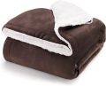 Kuscheldecke in Lammfell-Optik braun